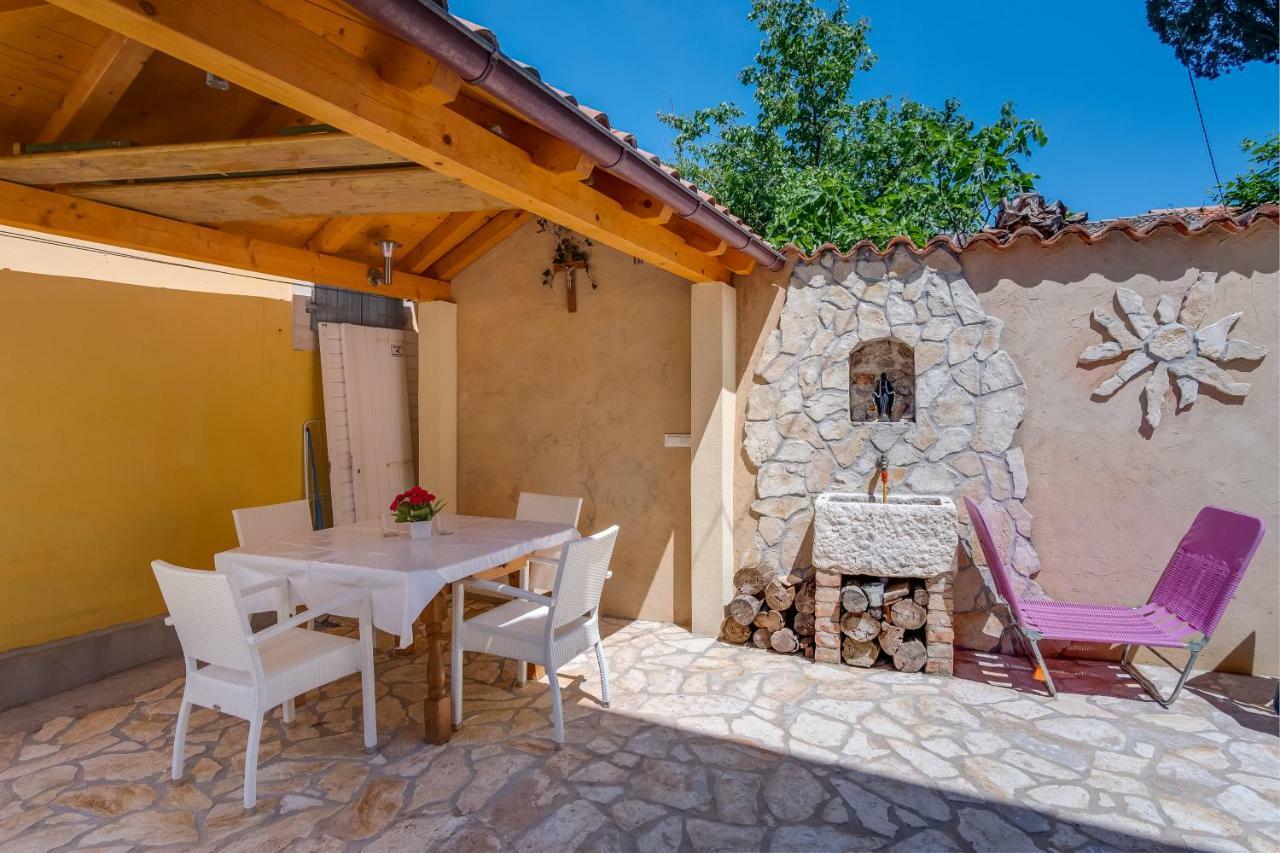Mediterranes Ferienhaus M. Terrasse Вели-Лошинь Экстерьер фото