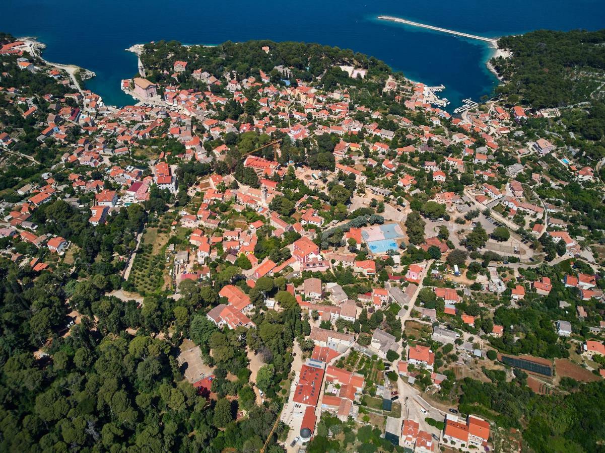 Mediterranes Ferienhaus M. Terrasse Вели-Лошинь Экстерьер фото